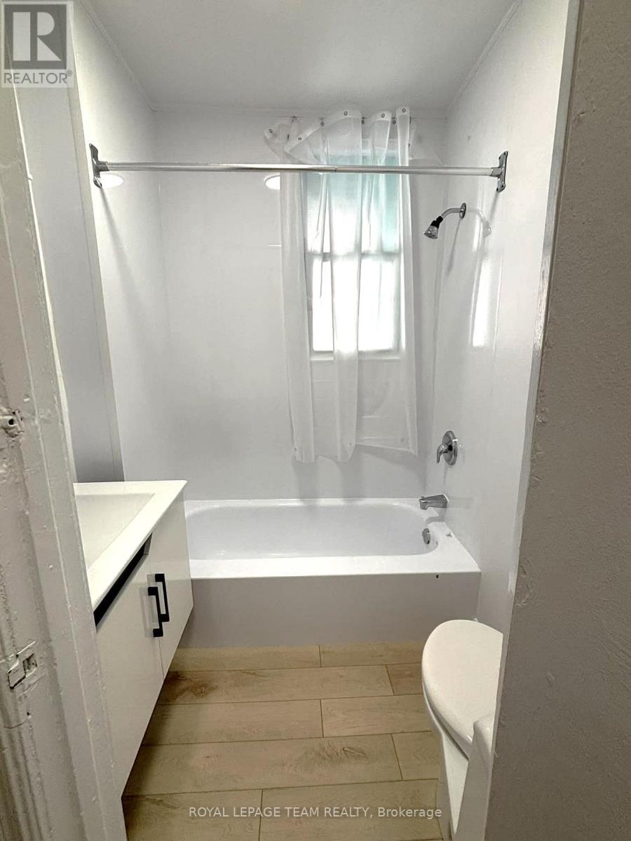 158 St Andrew Street, Ottawa, Ontario  K1N 5G4 - Photo 10 - X12613342