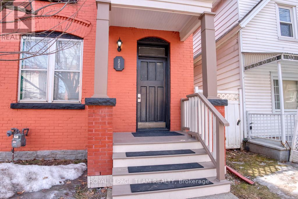 158 St Andrew Street, Ottawa, Ontario  K1N 5G4 - Photo 2 - X12613342