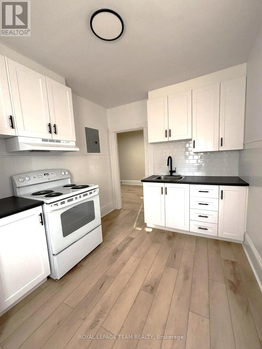 158 St Andrew Street, Ottawa, Ontario  K1N 5G4 - Photo 6 - X12613342