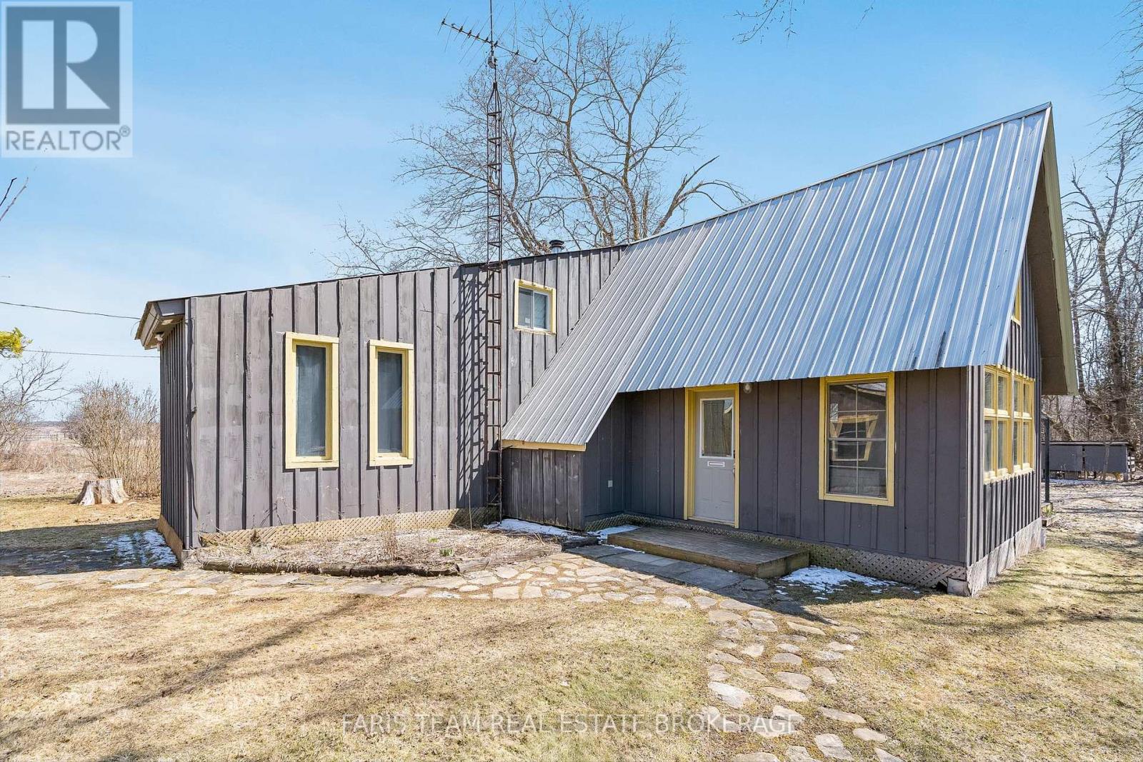 7237 6/7 Sideroad Nottawasaga, Clearview, Ontario  L0M 1G0 - Photo 2 - S12952294