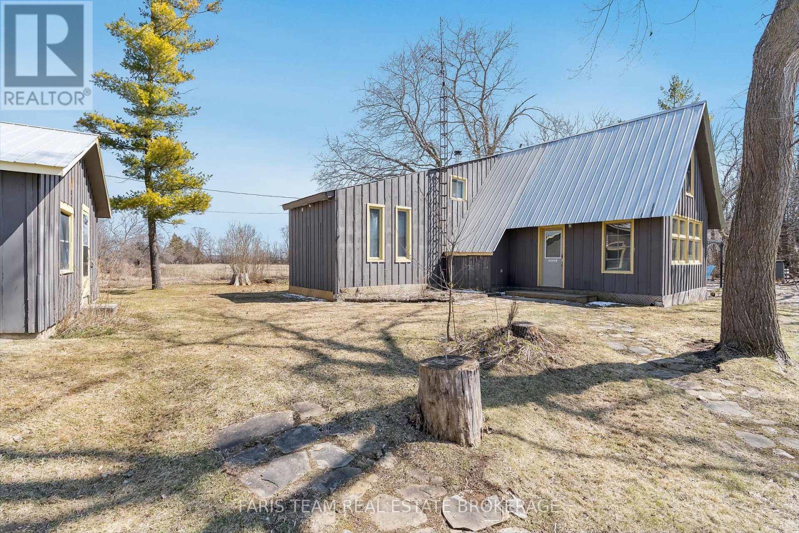 7237 6/7 Sideroad Nottawasaga, Clearview, Ontario  L0M 1G0 - Photo 3 - S12952294