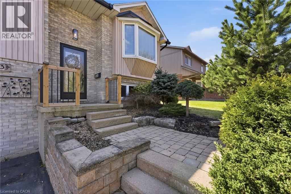 303 Orkney Street W, Caledonia, Ontario  N3W 1A3 - Photo 3 - 40819234