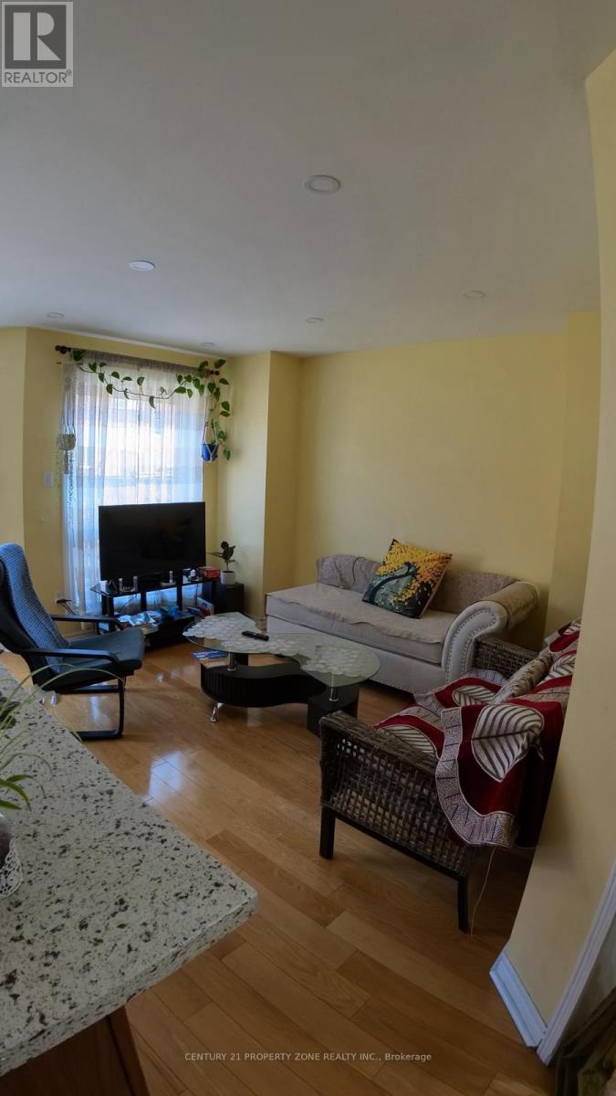 3822 Spicewood Way, Mississauga, Ontario  L5N 7W7 - Photo 8 - W12972466