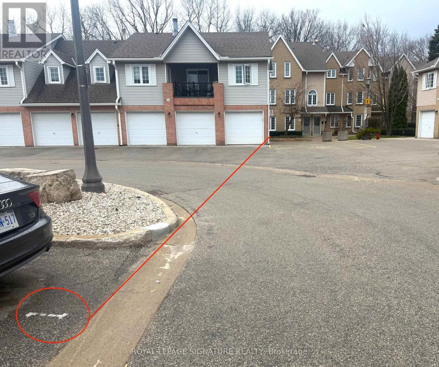 242 - 2110 Cleaver Avenue, Burlington, Ontario  L7M 3Z4 - Photo 5 - W12977688