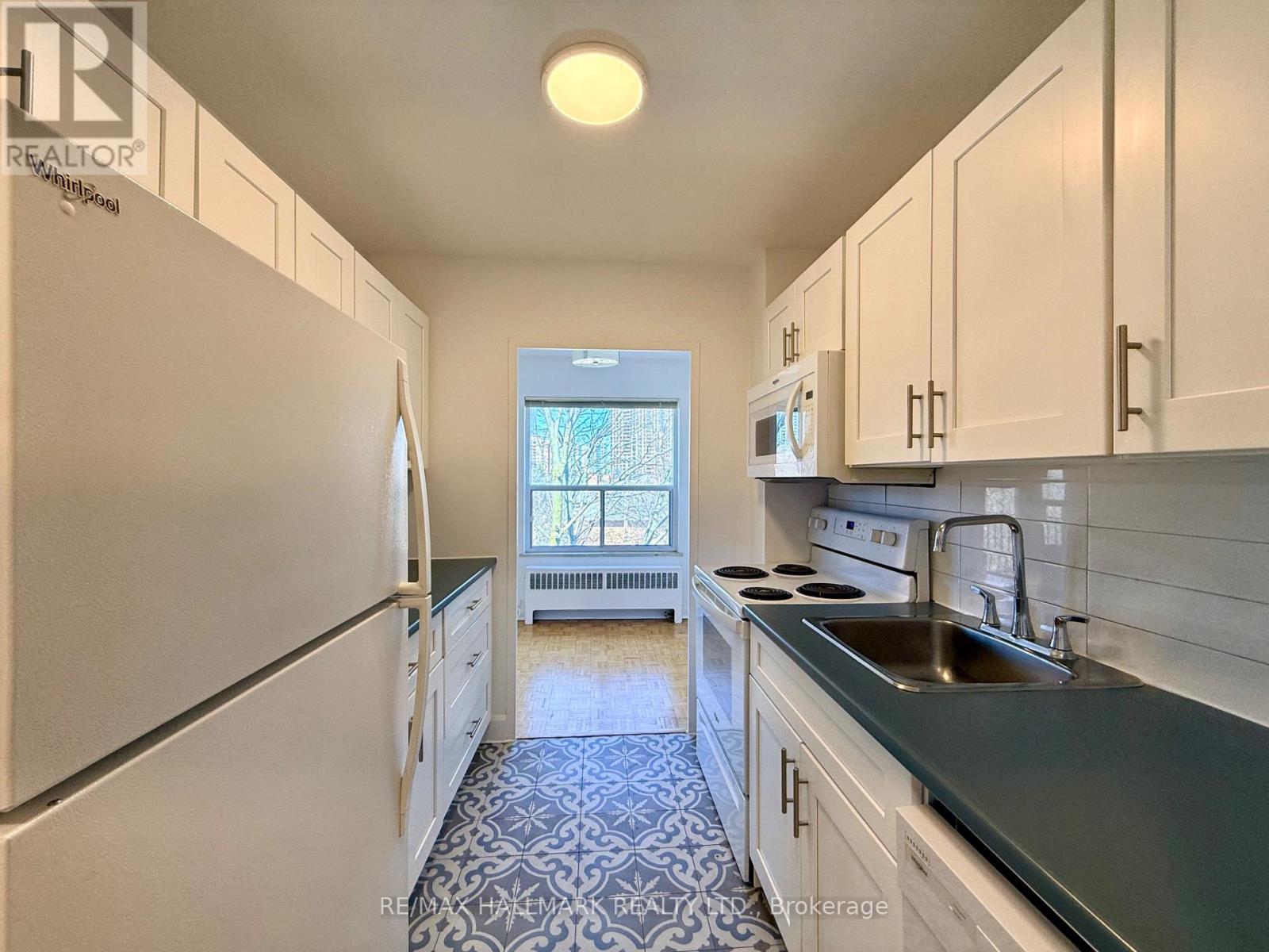 408 - 30 Upper Canada Drive, Toronto, Ontario  M2P 1S1 - Photo 5 - C12978580