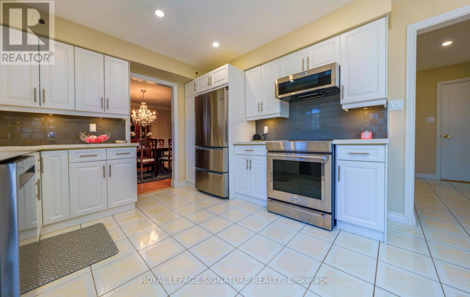 61 Barrydale Crescent, Toronto, Ontario  M3B 3E3 - Photo 10 - C12978598