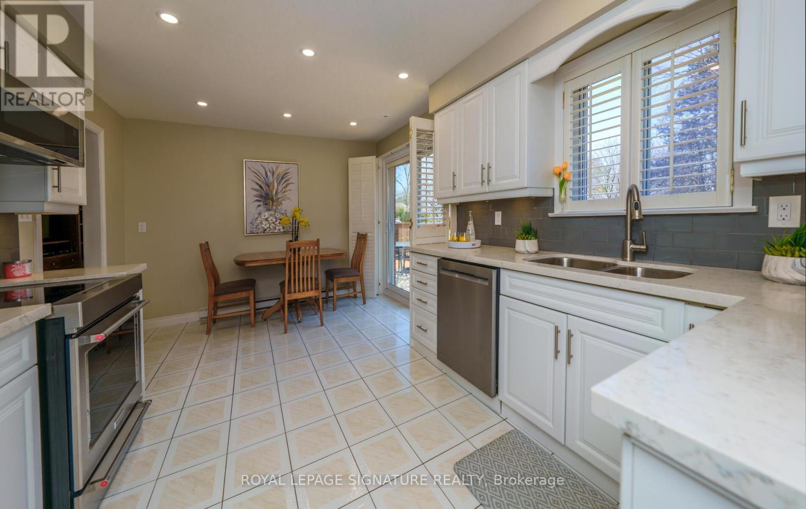 61 Barrydale Crescent, Toronto, Ontario  M3B 3E3 - Photo 11 - C12978598