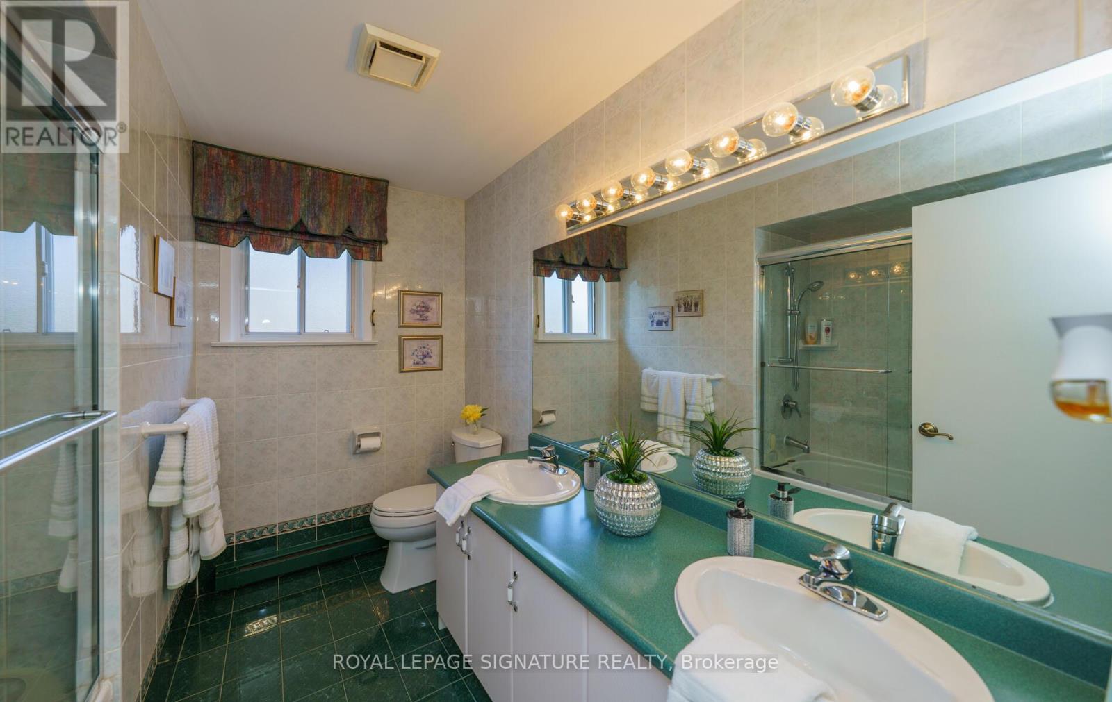 61 Barrydale Crescent, Toronto, Ontario  M3B 3E3 - Photo 27 - C12978598