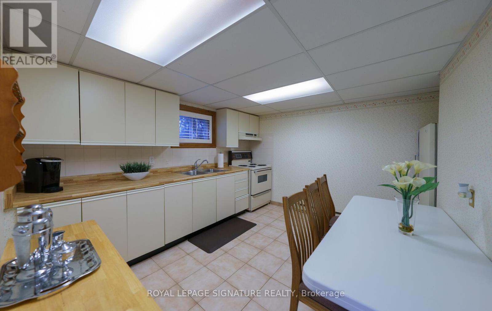 61 Barrydale Crescent, Toronto, Ontario  M3B 3E3 - Photo 34 - C12978598