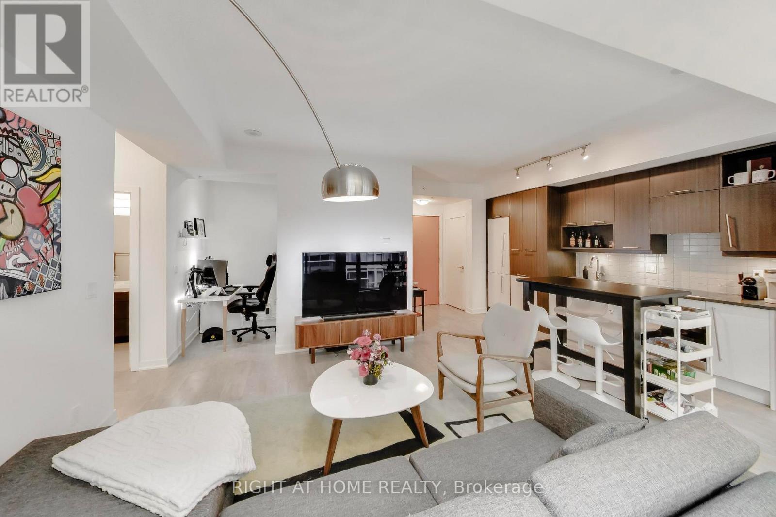 416 - 30 NELSON STREET, Toronto, Ontario