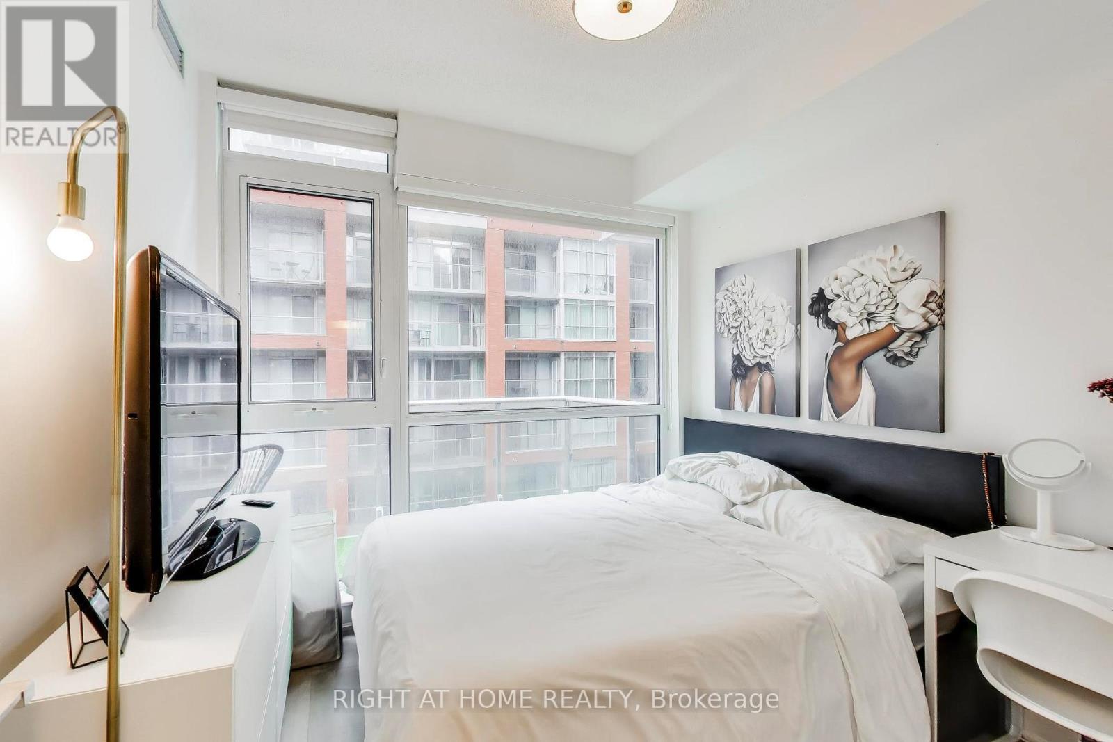 416 - 30 Nelson Street, Toronto, Ontario  M5V 0H5 - Photo 10 - C12978624