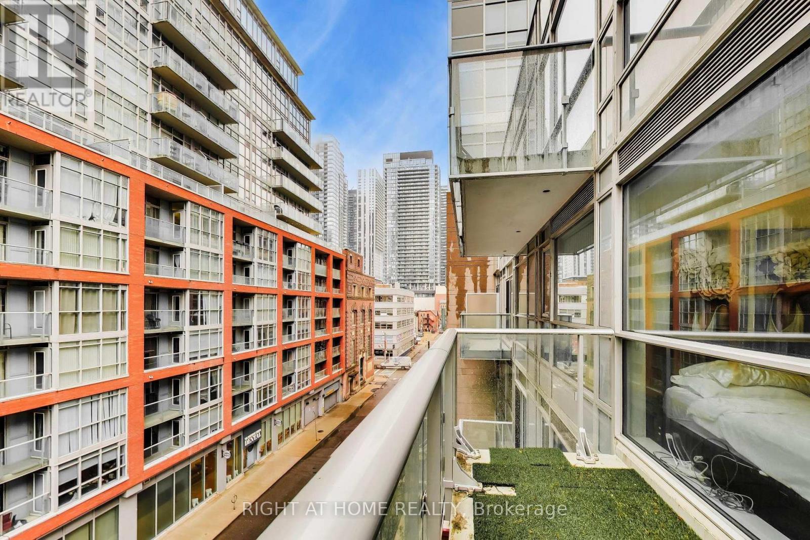 416 - 30 Nelson Street, Toronto, Ontario  M5V 0H5 - Photo 14 - C12978624