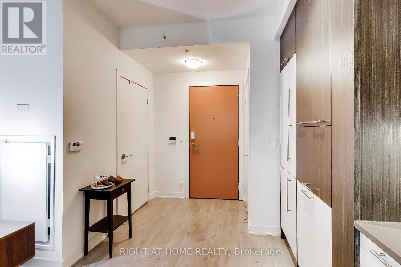 416 - 30 Nelson Street, Toronto, Ontario  M5V 0H5 - Photo 17 - C12978624