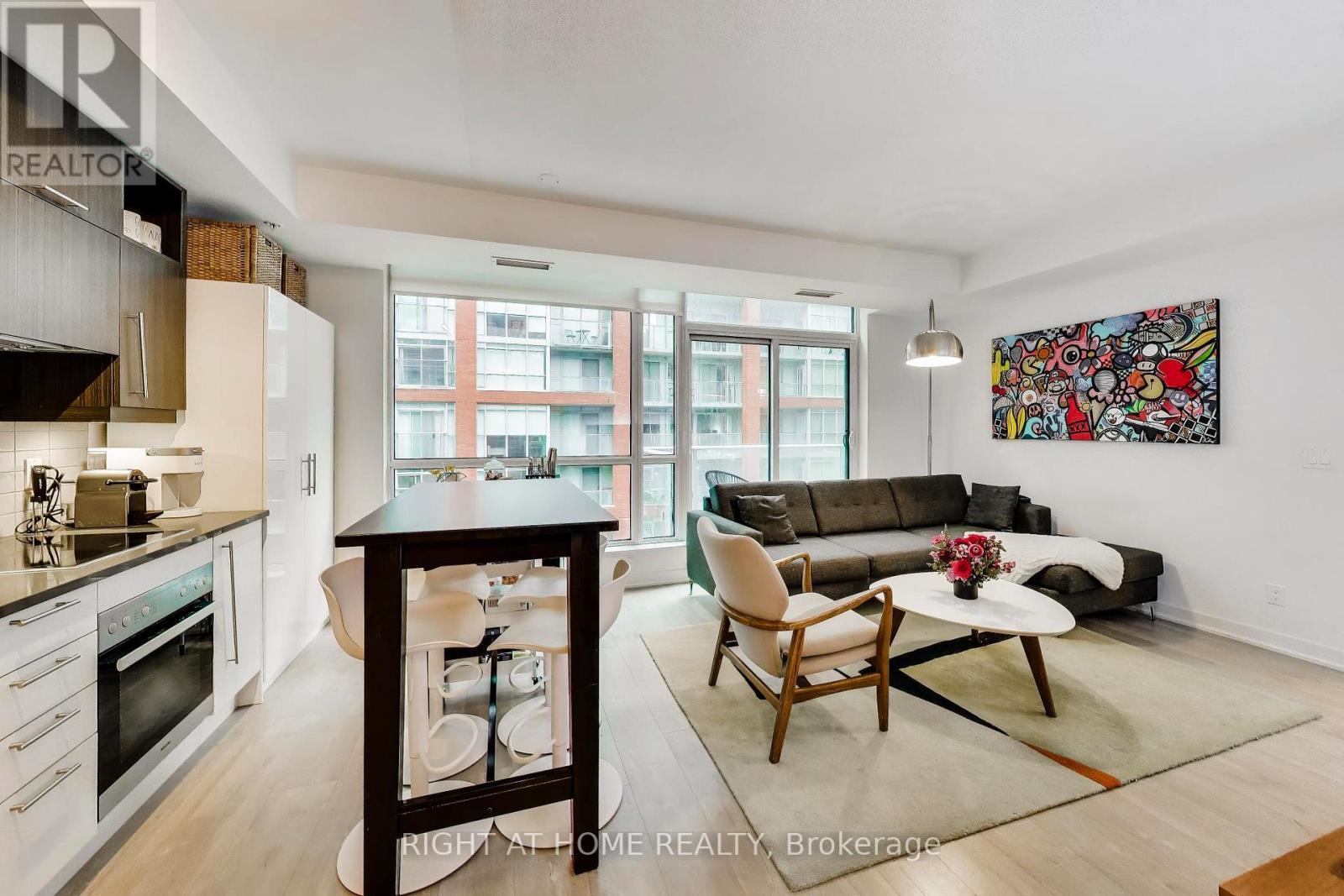 416 - 30 Nelson Street, Toronto, Ontario  M5V 0H5 - Photo 4 - C12978624