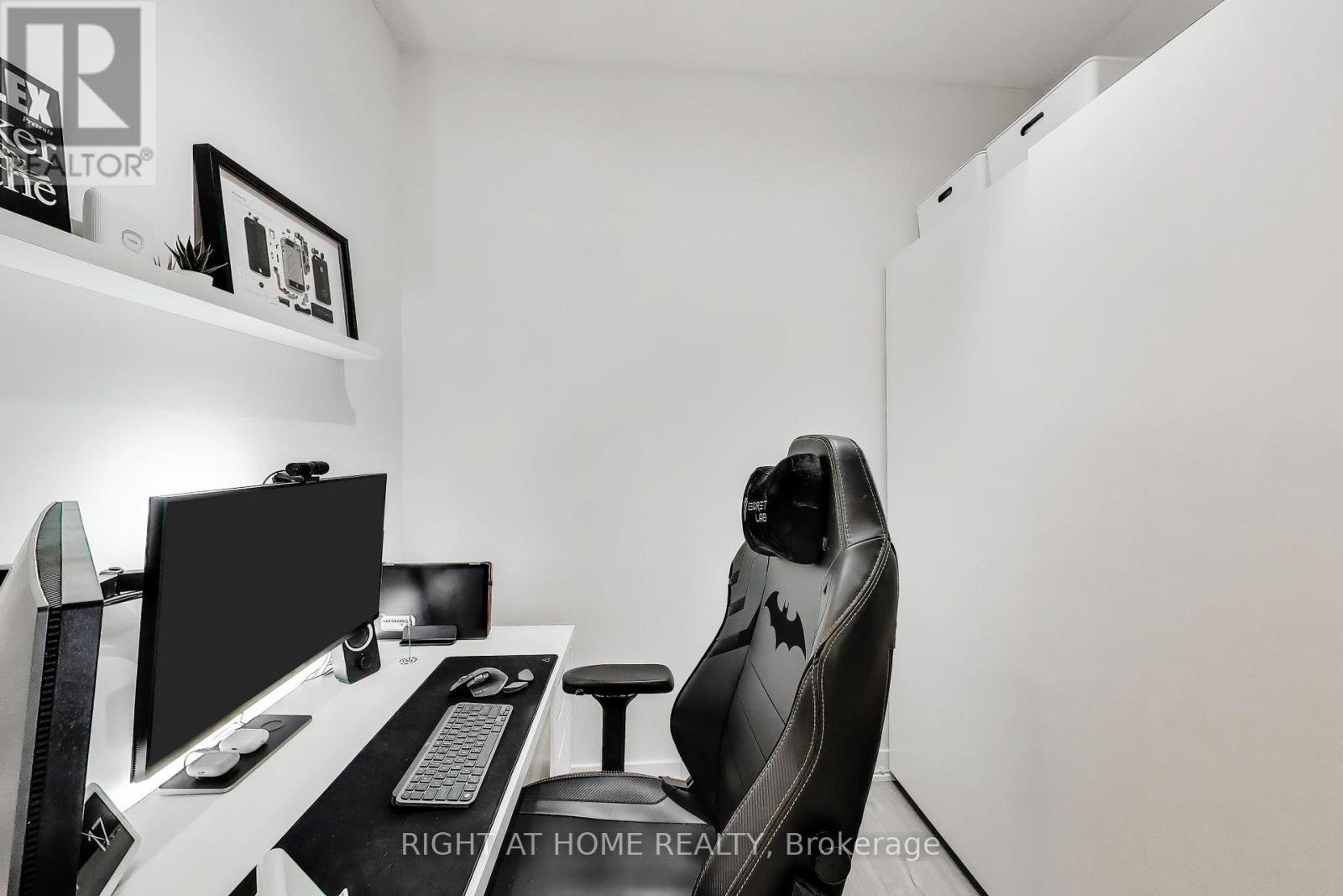 416 - 30 Nelson Street, Toronto, Ontario  M5V 0H5 - Photo 8 - C12978624