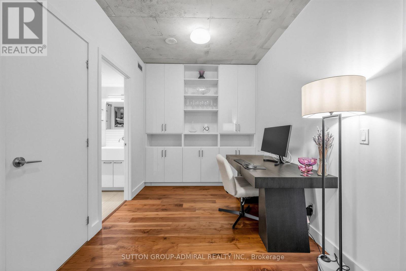 907 - 55 Stewart Street S, Toronto, Ontario M5V 2V1 - Photo 2 - C12978668