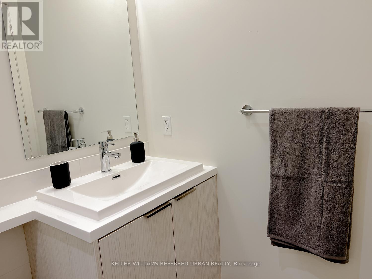 409 - 2 Sonic Way, Toronto, Ontario  M3C 0P2 - Photo 7 - C12978674