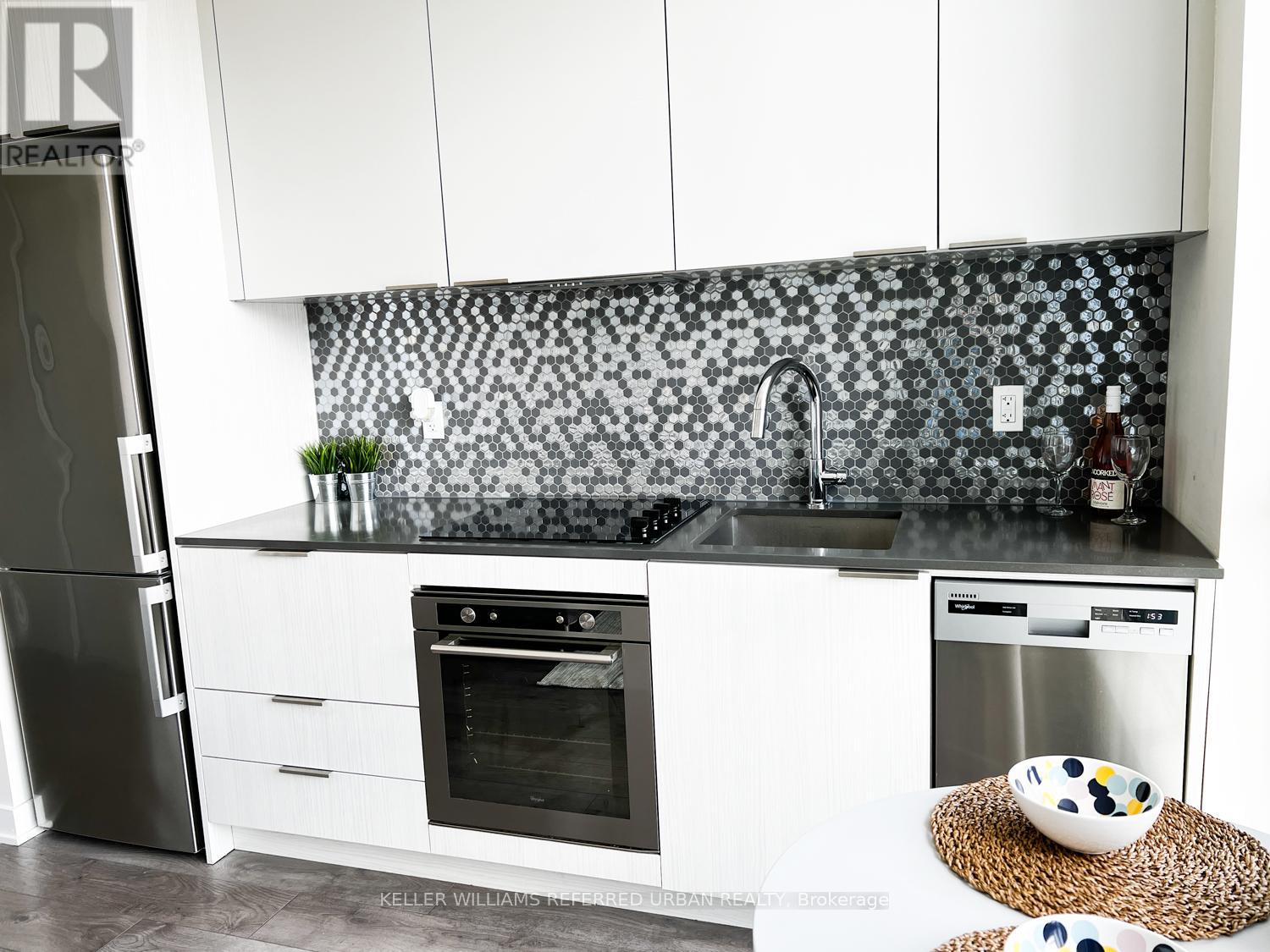 409 - 2 Sonic Way, Toronto, Ontario  M3C 0P2 - Photo 8 - C12978674