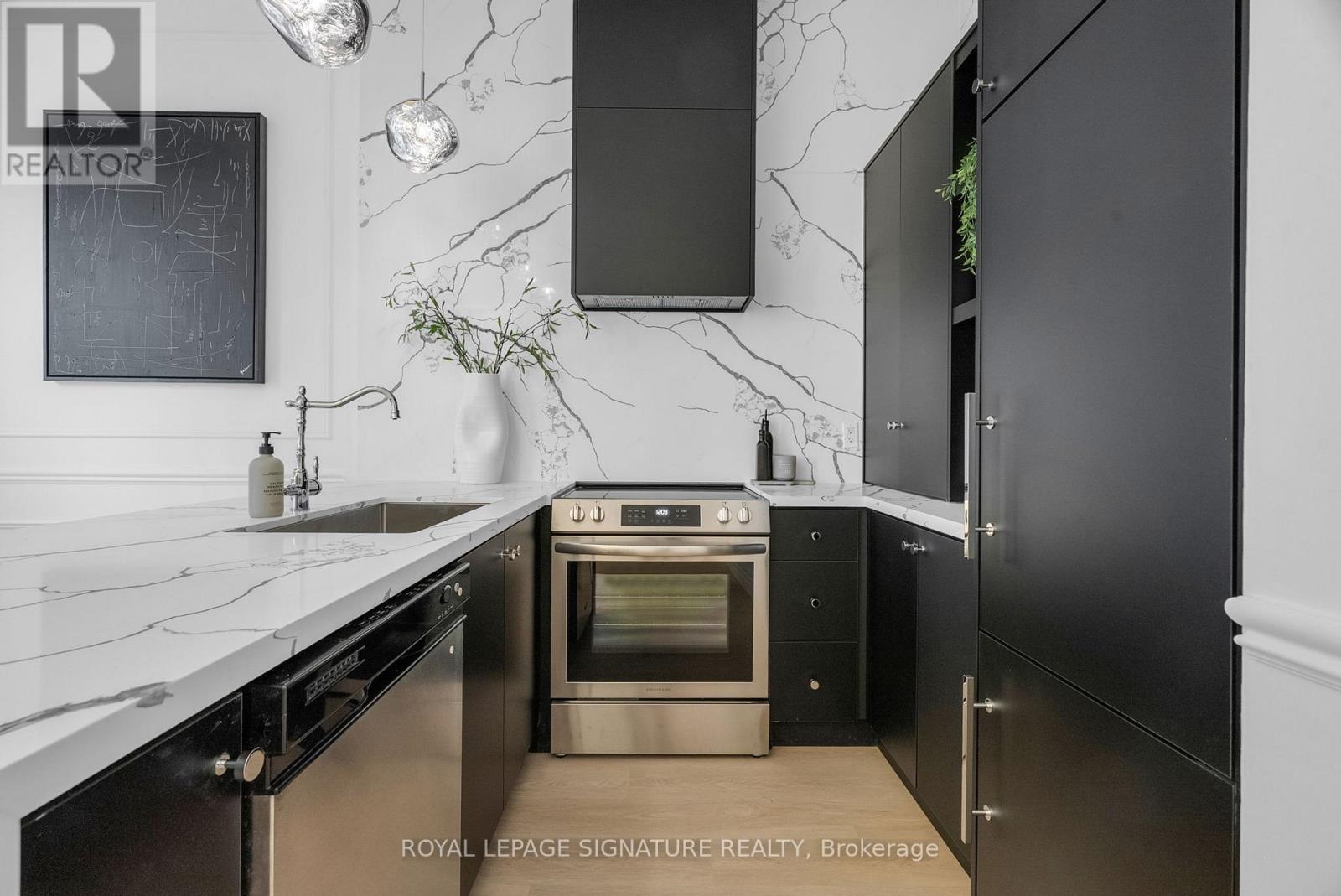 403 - 700 King Street, Toronto, Ontario  M5V 2Y6 - Photo 4 - C12978724