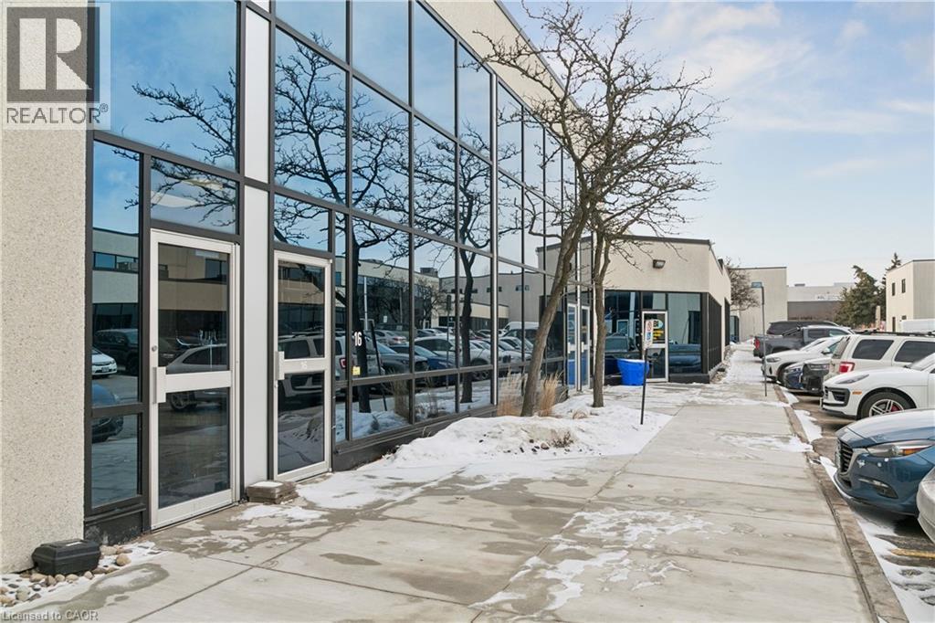 2140 Winston Park Drive Unit# 16, Oakville, Ontario  L6H 5W1 - Photo 2 - 40807909