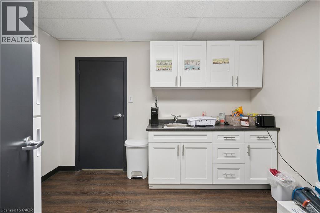 2140 Winston Park Drive Unit# 25, Oakville, Ontario  L6H 5W1 - Photo 7 - 40807914