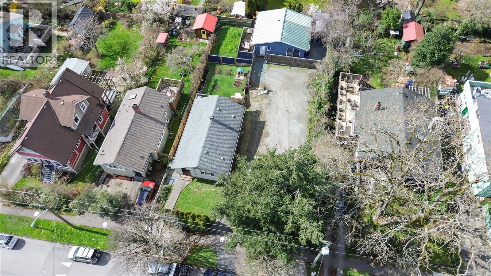 2926 Prior St, Victoria, British Columbia  V8T 3Y5 - Photo 8 - 1028712