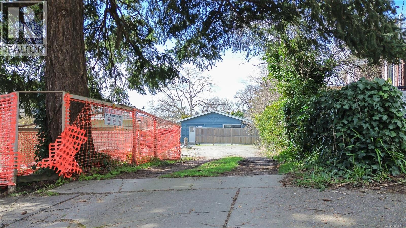 2926 Prior St, Victoria, British Columbia  V8T 3Y5 - Photo 3 - 1028712