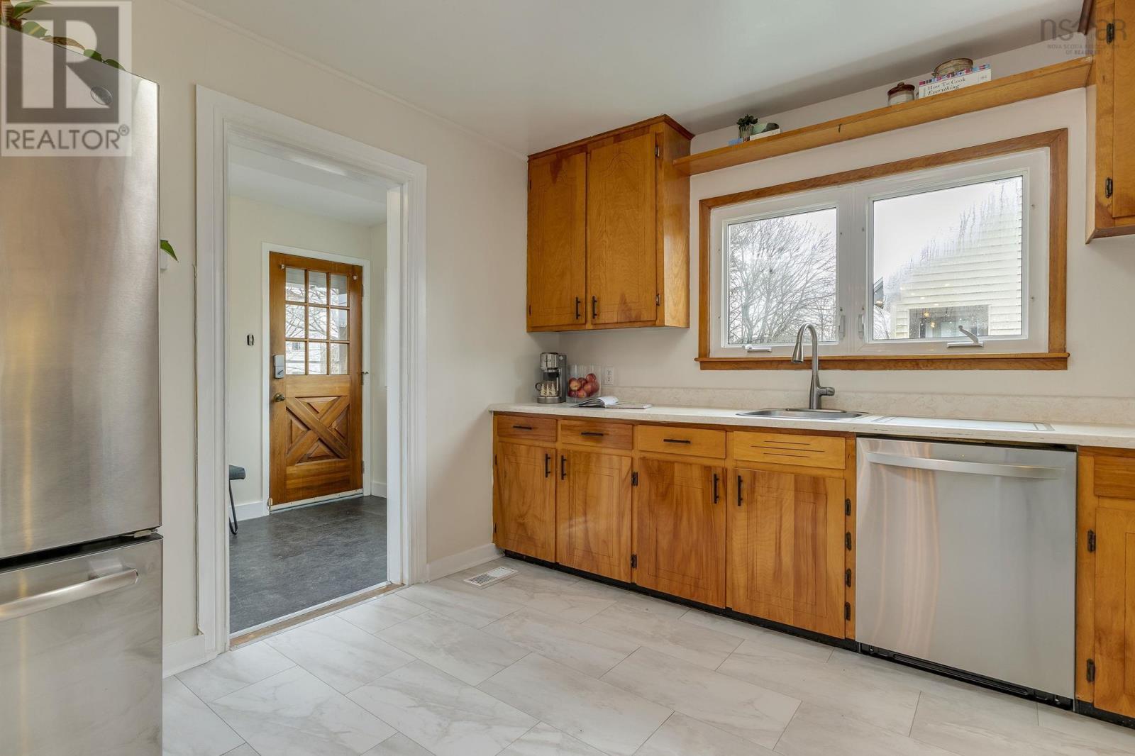 207 Victoria Road, Dartmouth, Nova Scotia  B3A 1W4 - Photo 10 - 202606760