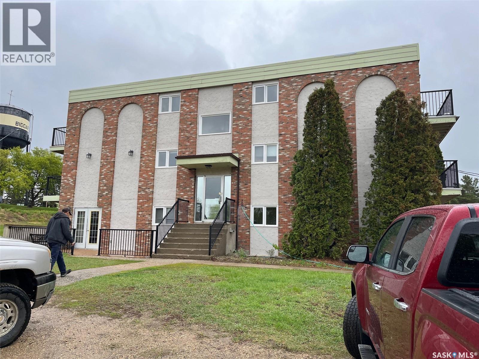 302 8th AVENUE SW, Biggar, Saskatchewan