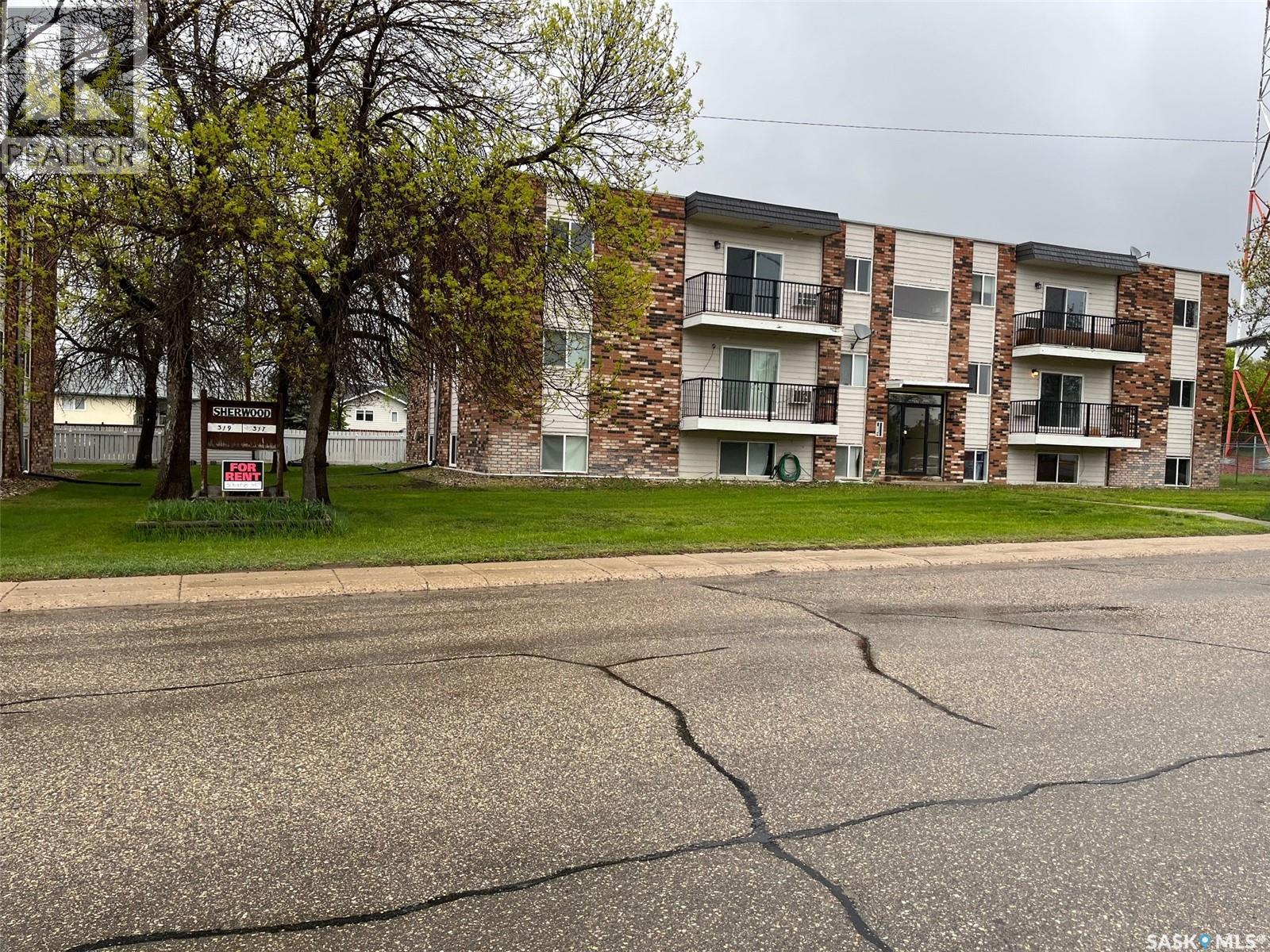 317 - 319 8th AVENUE SW, Biggar, Saskatchewan