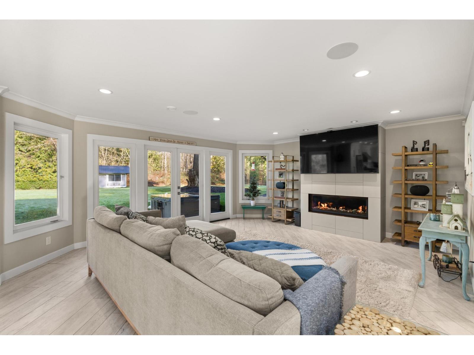 22015 40 Avenue, Langley, British Columbia  V2Z 1N7 - Photo 6 - R3109317