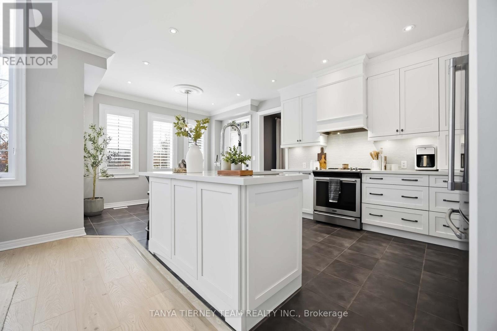 12 Branthaven Court, Whitby, Ontario  L1M 0B2 - Photo 12 - E12978526