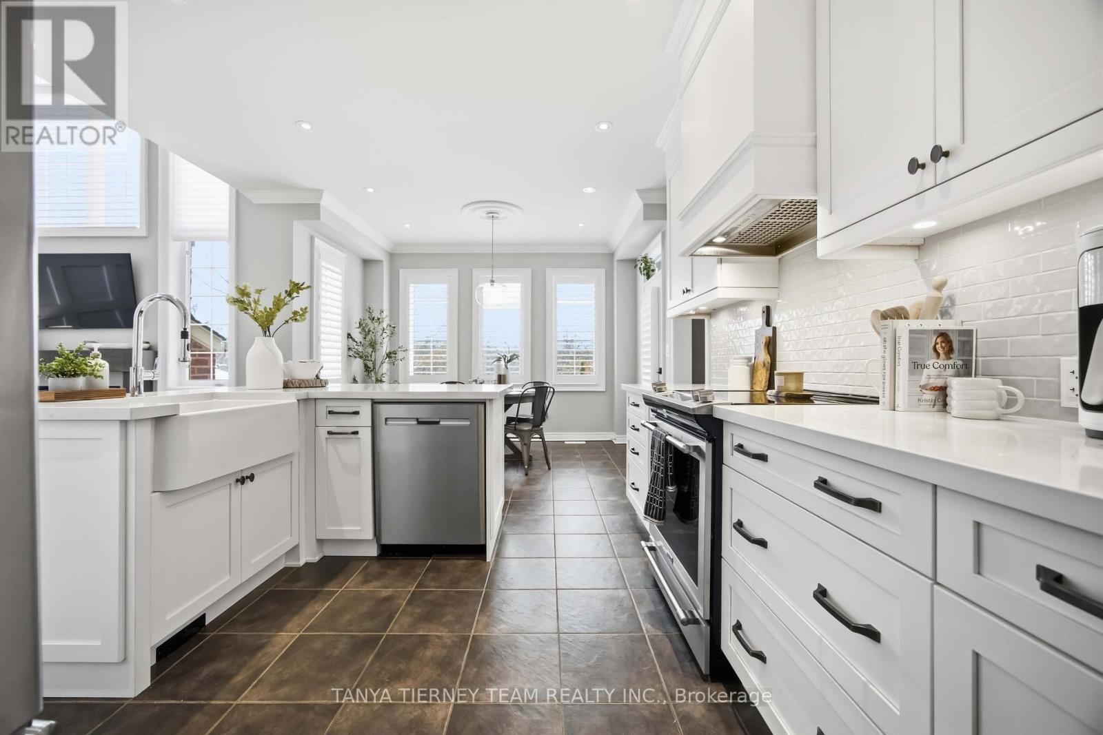 12 Branthaven Court, Whitby, Ontario  L1M 0B2 - Photo 13 - E12978526