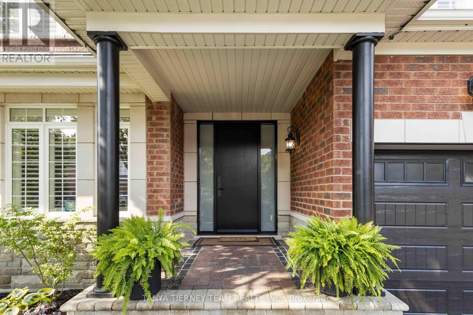 12 Branthaven Court, Whitby, Ontario  L1M 0B2 - Photo 5 - E12978526