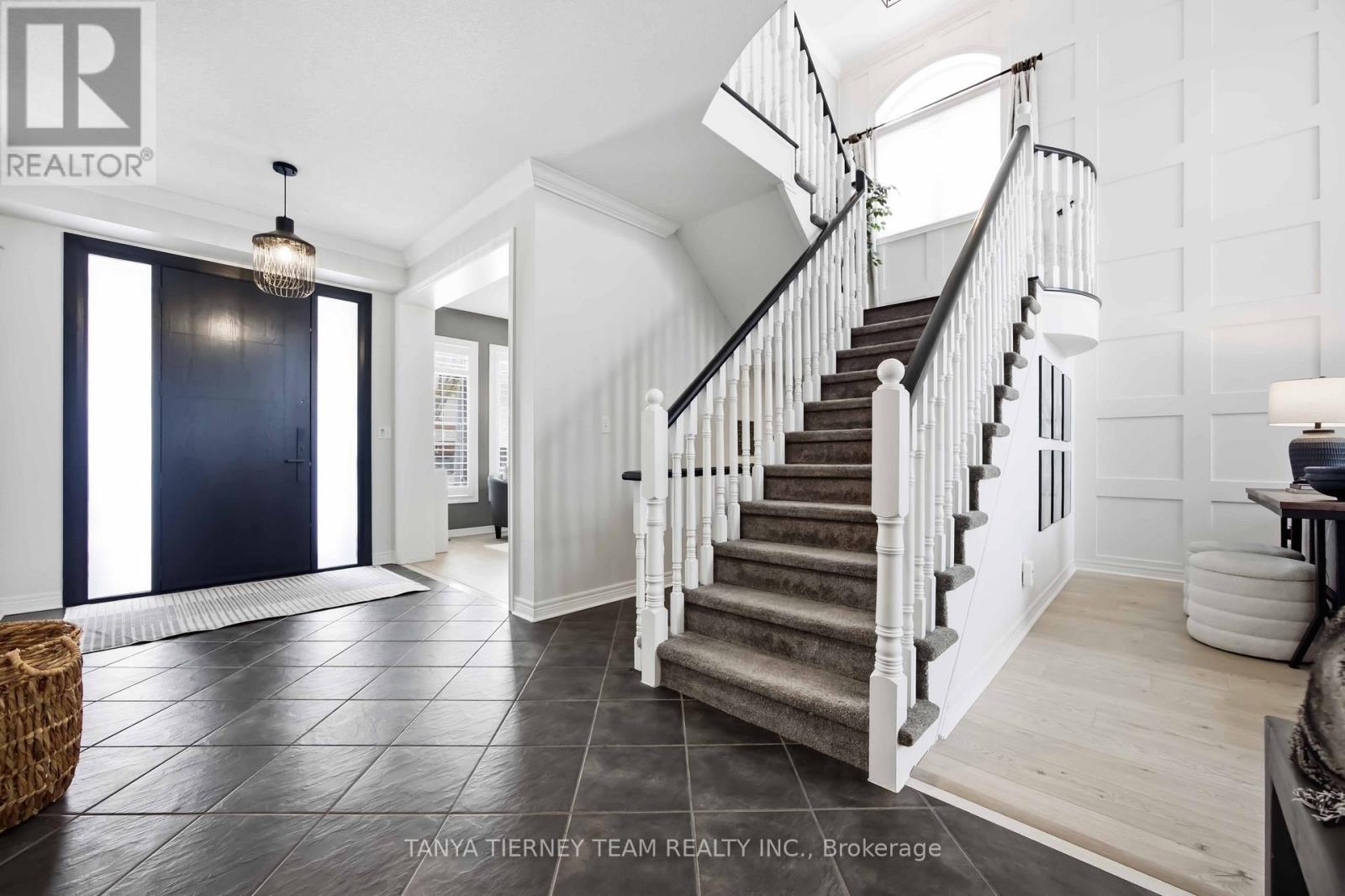 12 Branthaven Court, Whitby, Ontario  L1M 0B2 - Photo 6 - E12978526