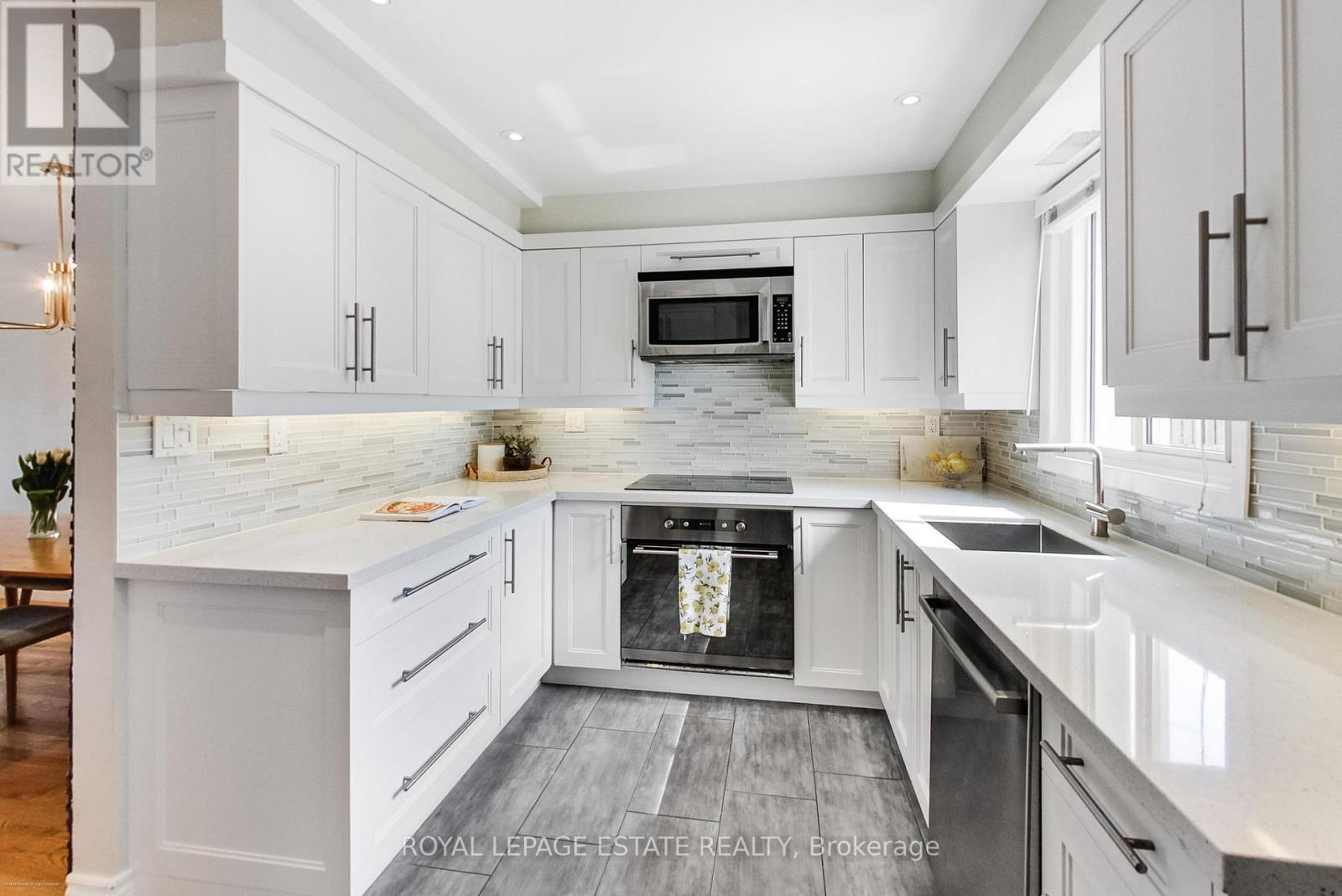 203 - 101 Hammersmith Avenue, Toronto, Ontario M4E 2W3 - Photo 5 - E12978576