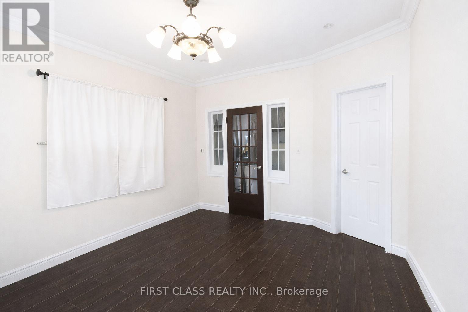 102 Greenwood Avenue, Toronto, Ontario  M4L 2P6 - Photo 13 - E12978716