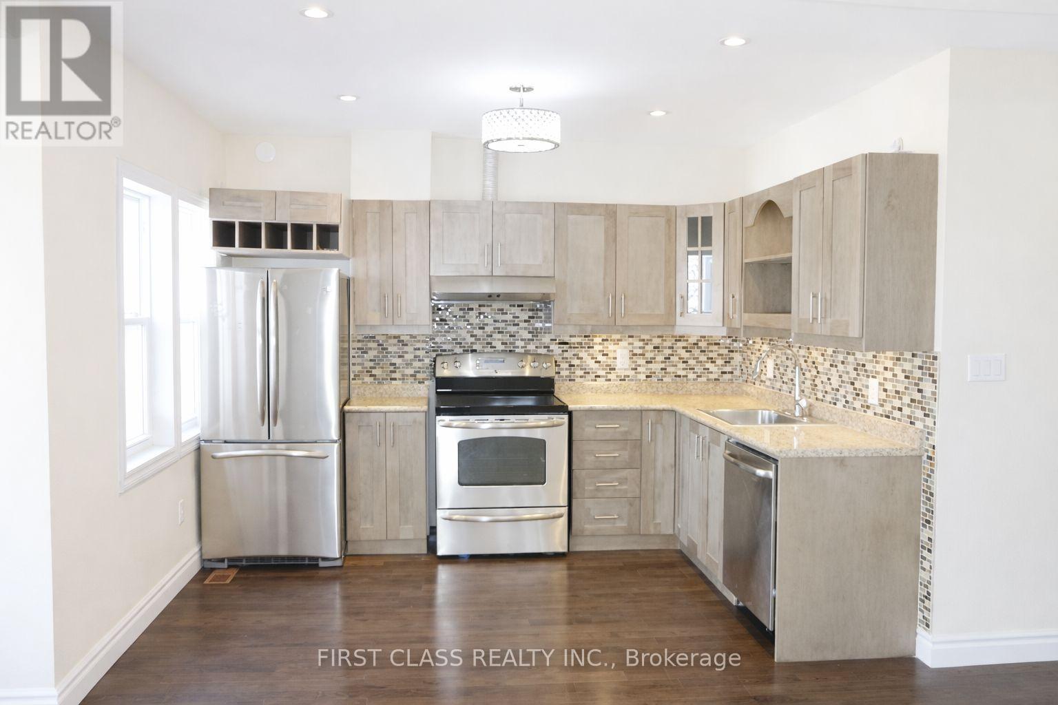 102 Greenwood Avenue, Toronto, Ontario  M4L 2P6 - Photo 15 - E12978716