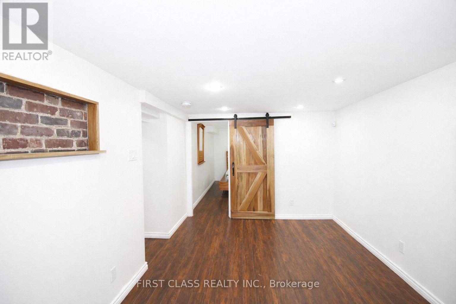 102 Greenwood Avenue, Toronto, Ontario  M4L 2P6 - Photo 4 - E12978716