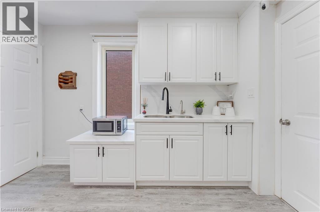 24 Onward Avenue, Kitchener, Ontario  N2H 3J7 - Photo 9 - 40816685