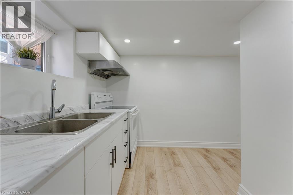 24 Onward Avenue, Kitchener, Ontario  N2H 3J7 - Photo 19 - 40816685