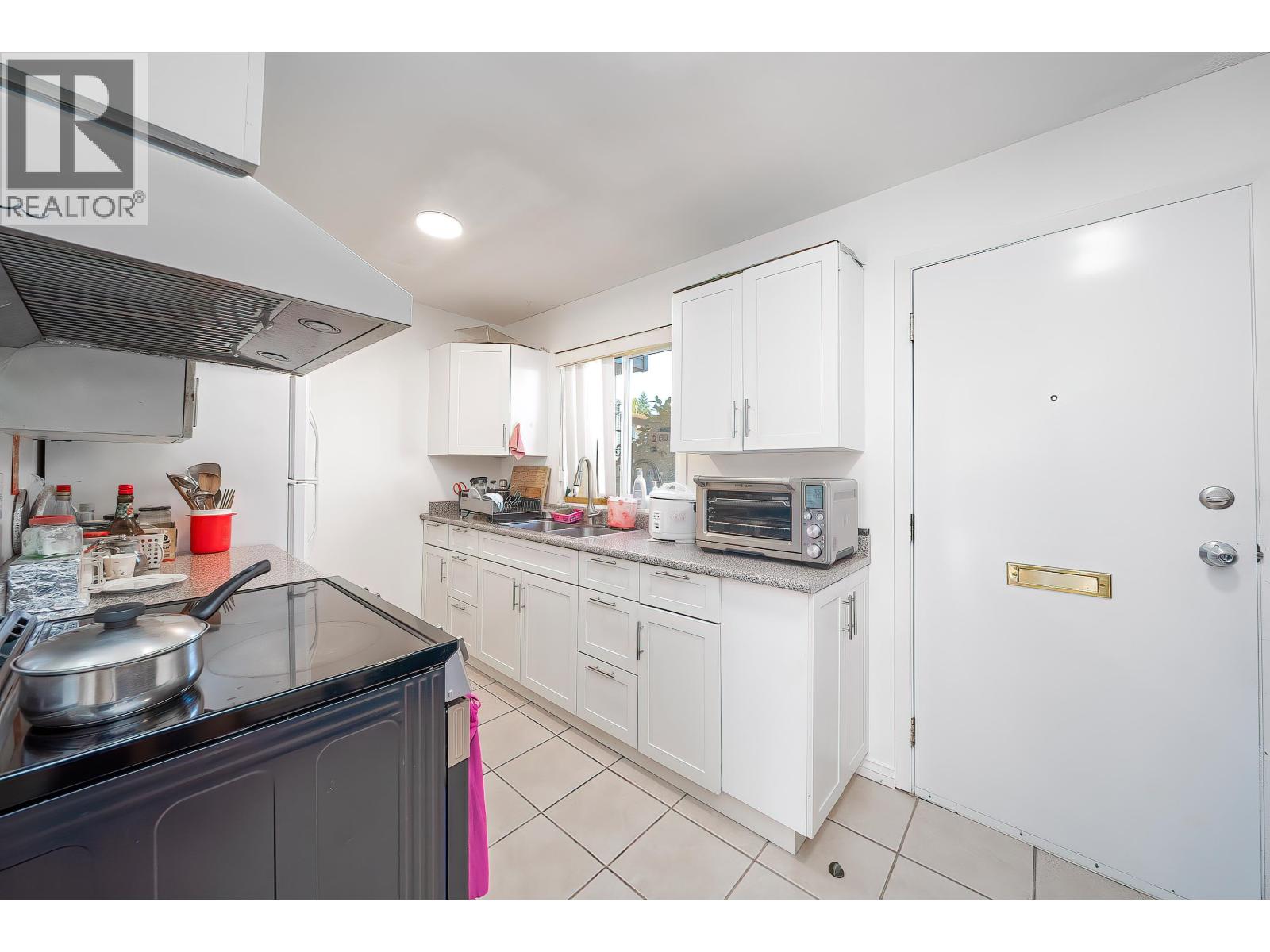 6866 Arlington Street, Vancouver, British Columbia  V5S 3N9 - Photo 10 - R3109091