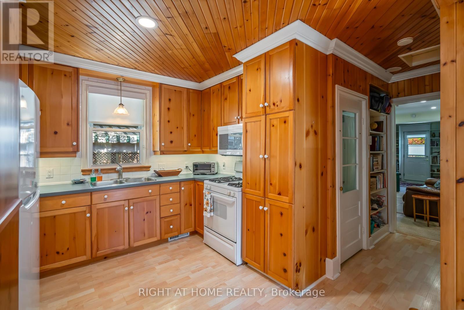 267 Victoria Street, Niagara-On-The-Lake, Ontario  L0S 1J0 - Photo 18 - X12953300