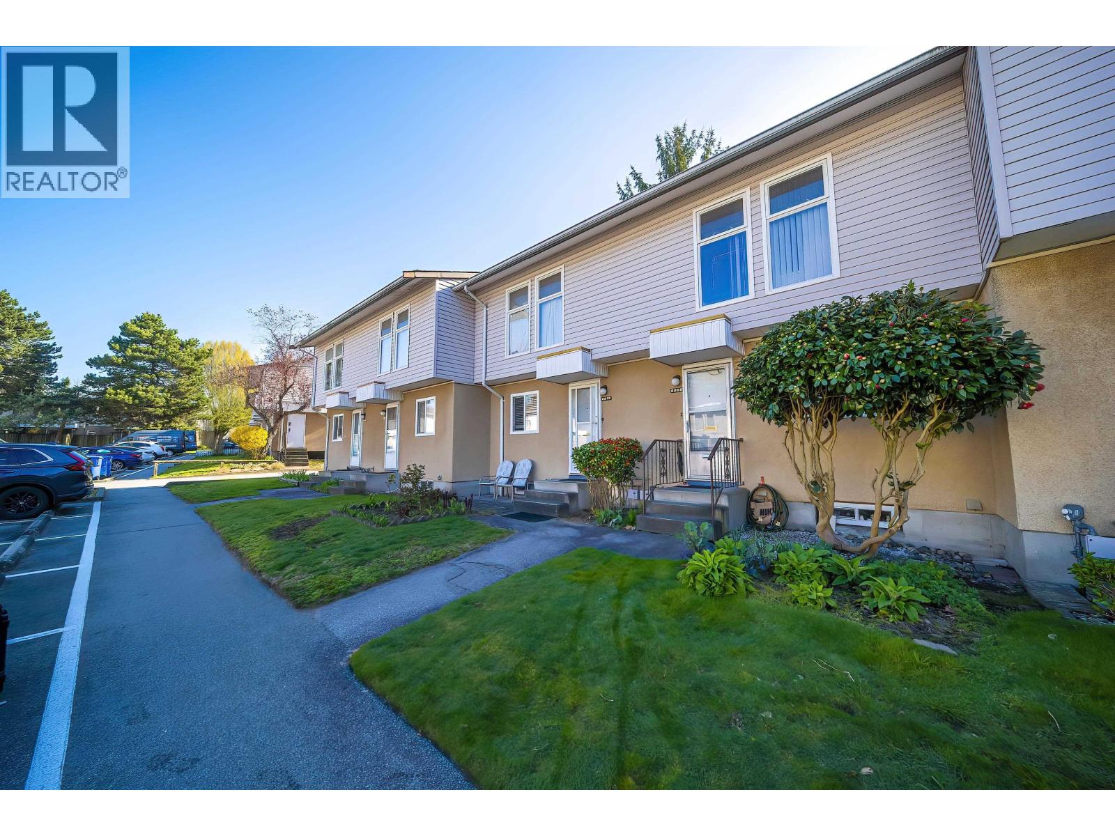 6866 Arlington Street, Vancouver, British Columbia  V5S 3N9 - Photo 2 - R3109091