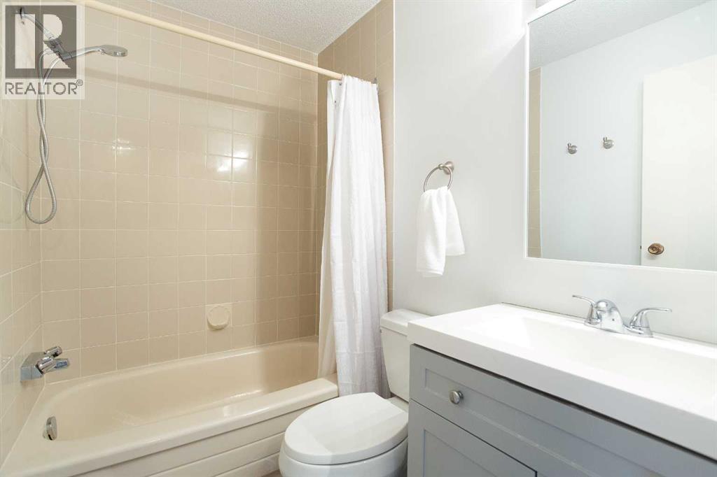 73, 23 Glamis Drive SW, Calgary, Alberta  T3E 6S3 - Photo 23 - A2296259