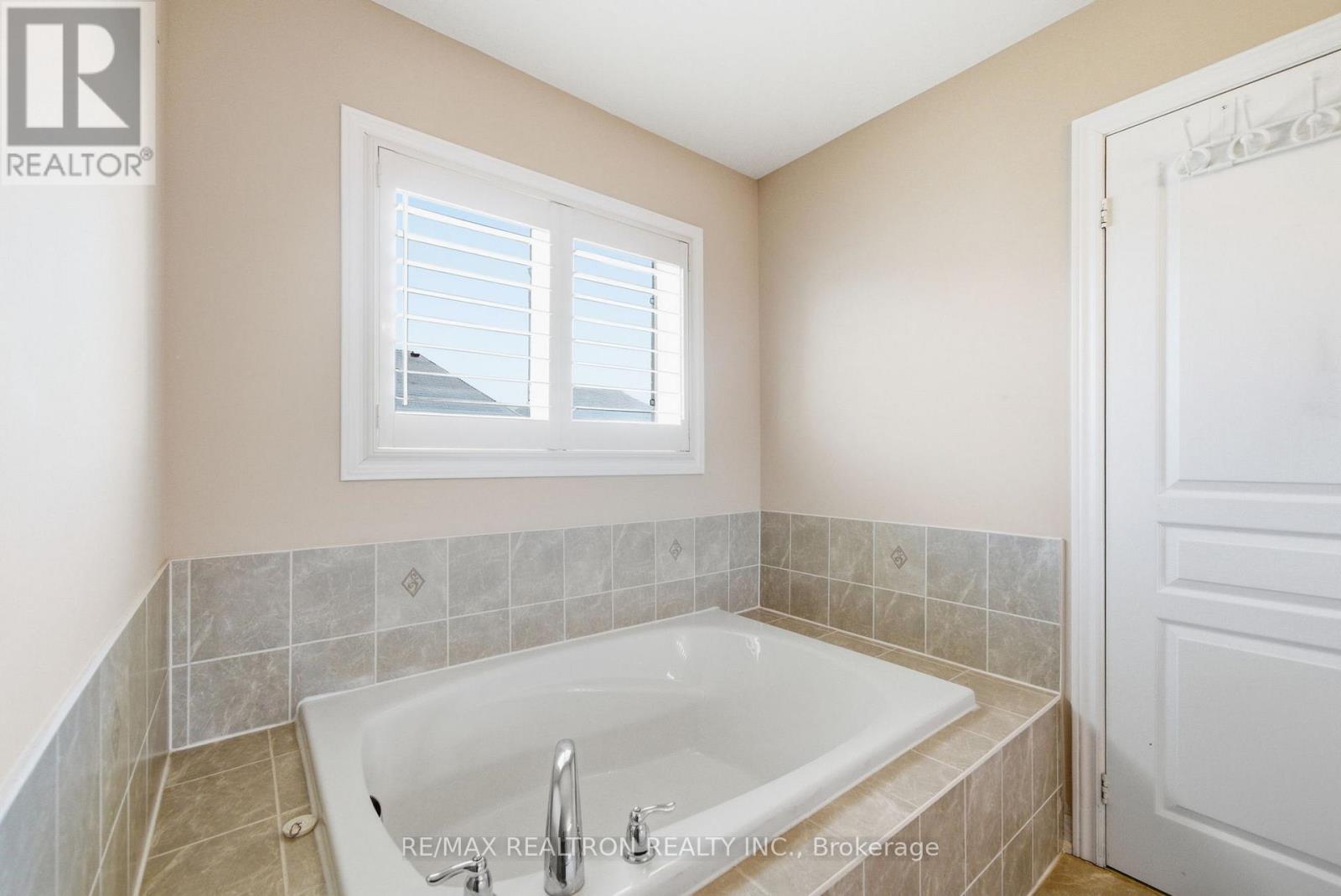 5 Watson Drive, New Tecumseth, Ontario  L0G 1W0 - Photo 23 - N12978428