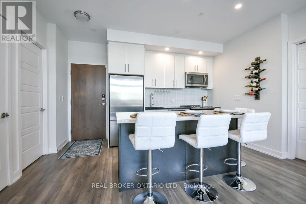 333 Sea Ray Avenue, Innisfil, Ontario  L9S 0M3 - Photo 3 - N12978544