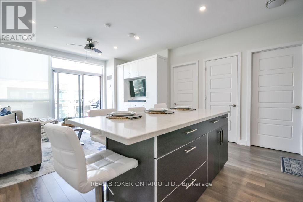 333 Sea Ray Avenue, Innisfil, Ontario  L9S 0M3 - Photo 7 - N12978544