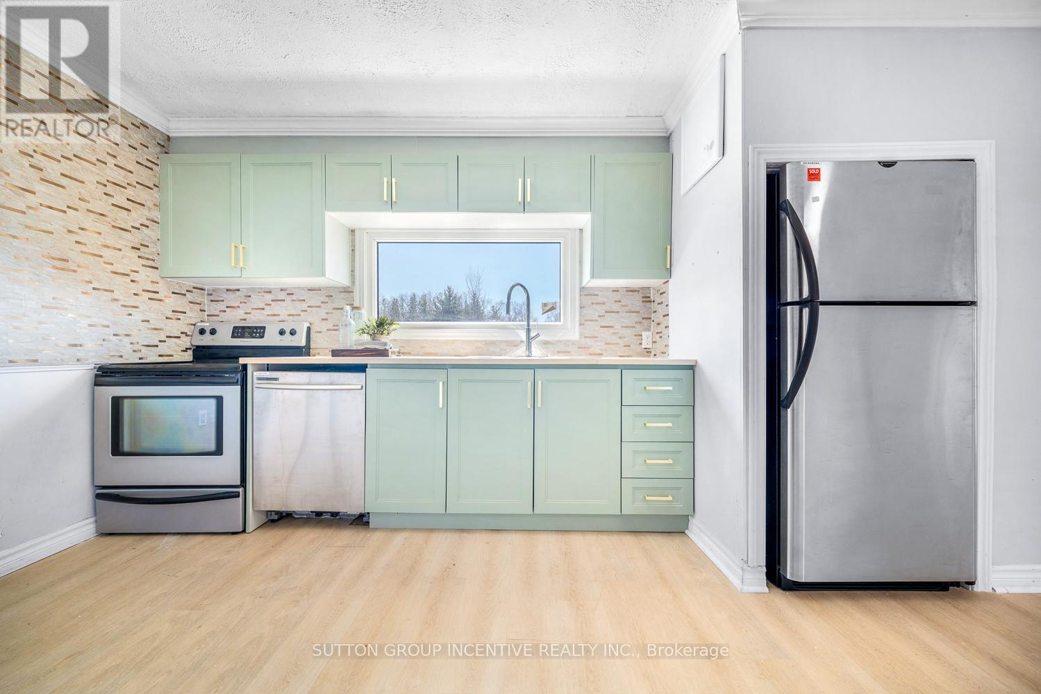 300 Metro Road N, Georgina, Ontario  L4P 3C8 - Photo 11 - N12978566