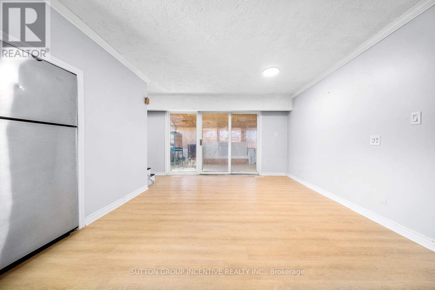 300 Metro Road N, Georgina, Ontario  L4P 3C8 - Photo 14 - N12978566